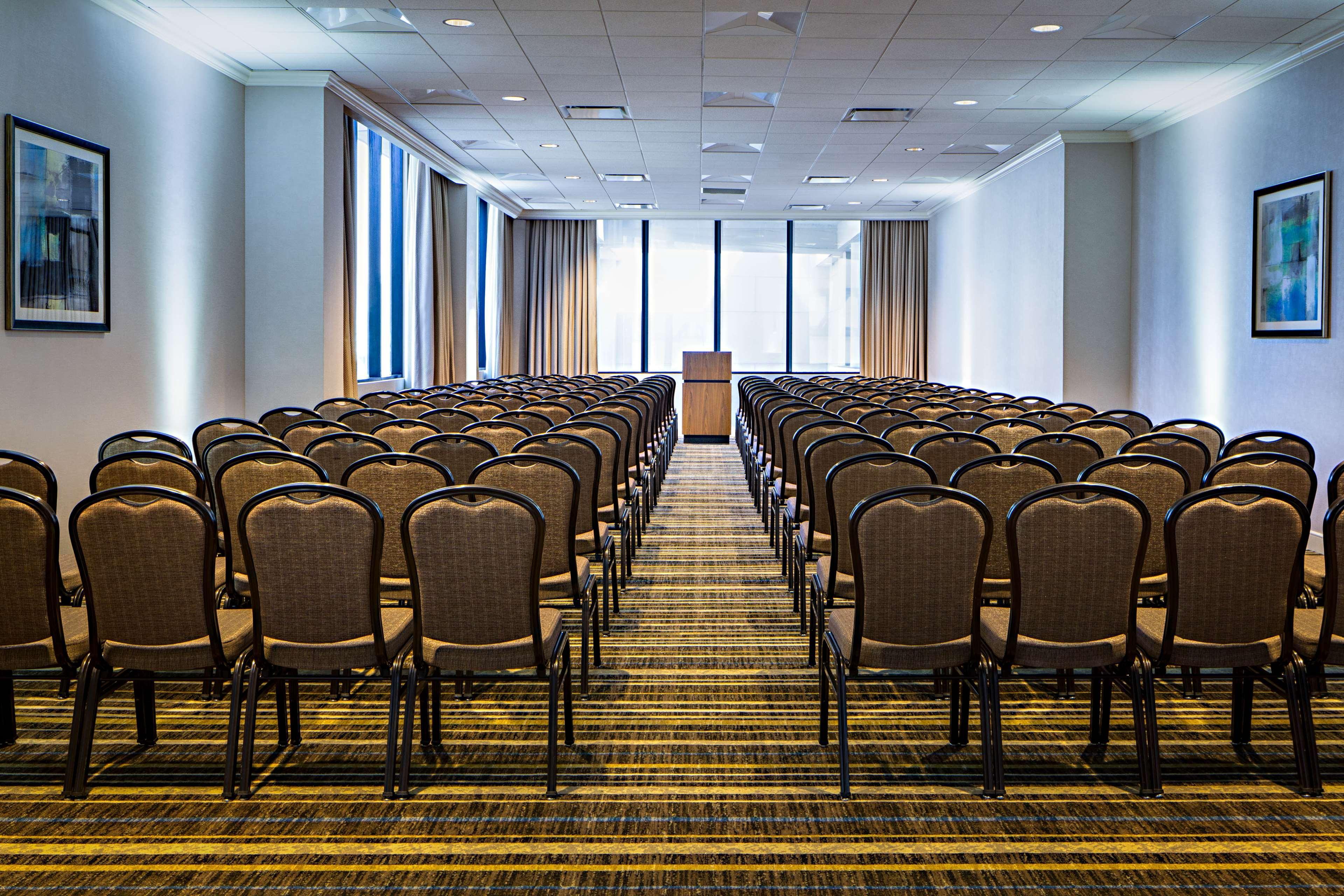 Hilton New Orleans Riverside Bagian luar foto